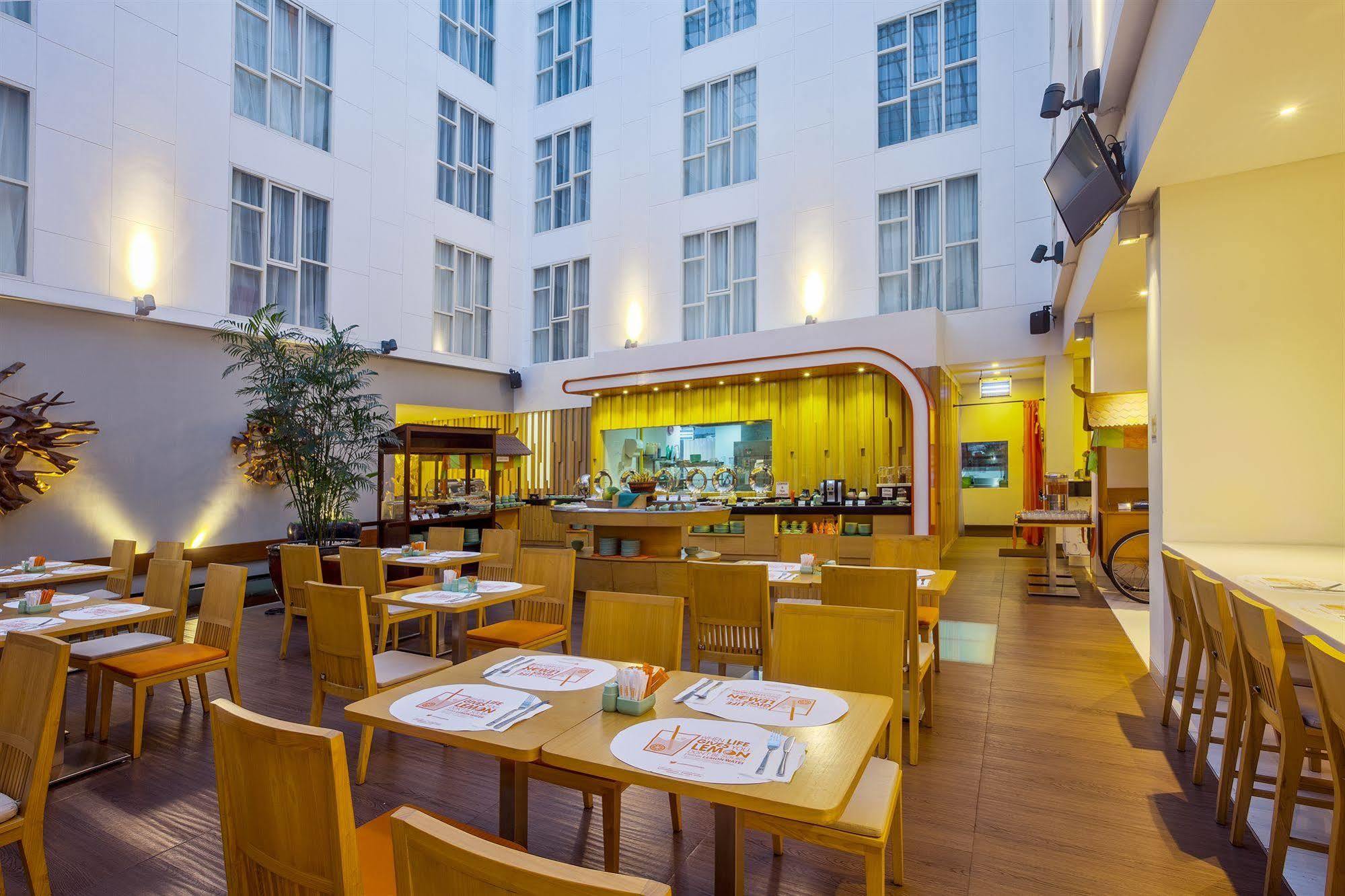 Harris Hotel Raya Kuta Lombok Zewnętrze zdjęcie
